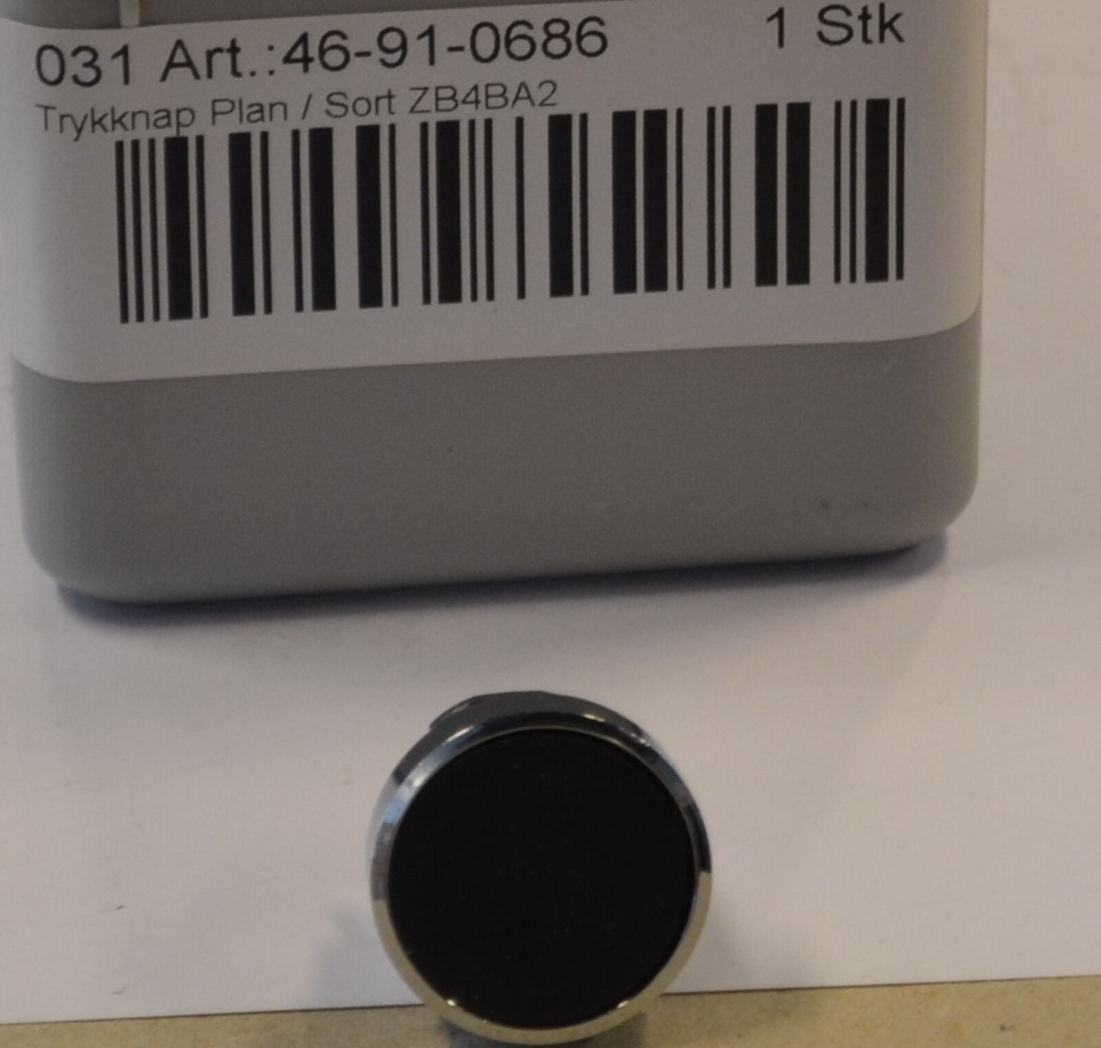 Push-button flat black ZB4BA2